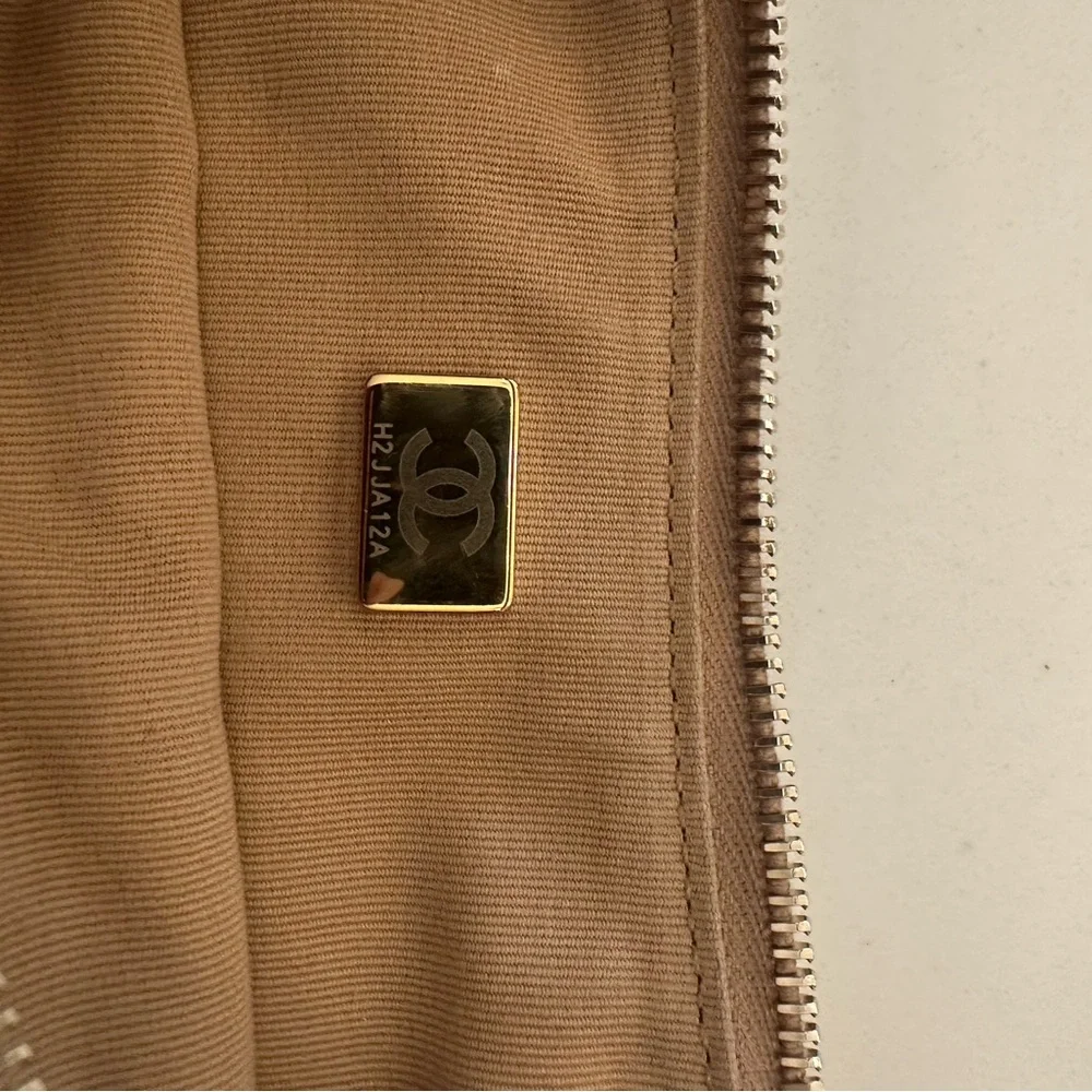 Chanel backpack - Picture 9 of 13